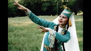 Nazire Emir dreams to put Crimean Tatar dance on international level