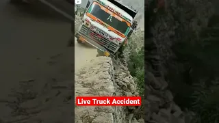 Live Truck Accident || ट्रक गिरा खाई में