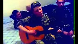 АРМЕЙСКАЯ ПЕСНЯ-ЕДУ НА РОДНОЙ ВОКЗАЛ.mp4