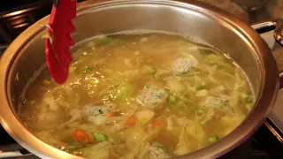 Суп с куриными фрикадельками. Chicken meatball soup.