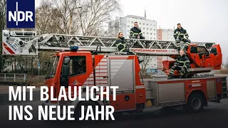 Reupload: Silvester: Notfallärzte und Feuerwehrleute im Einsatz | Die Nordreportage | NDR Doku