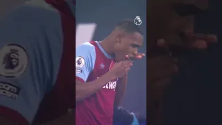 When Issa Diop botched the ceremony, - Premier league ⚽🦶🏻