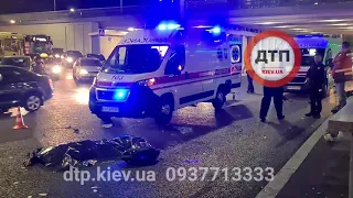 Видео с места трагедии: первый погибает мгновенно, второй по дороге в больницу