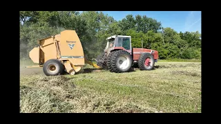 Making hay while the sun shines, IH 3588