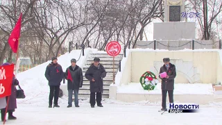 В Бердске прошли митинг и шествие в честь 101-ой годовщины Великой Октябрьской революции