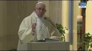 Papa Francesco: "Gesù in Cielo lavora e prega per noi"