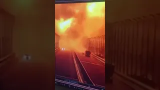 момент взрыва крымского моста