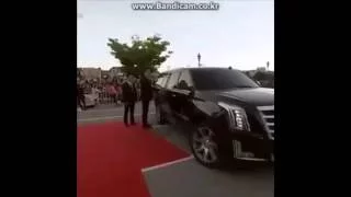 Lee Jong Suk x Han Hyo Joo - JongJoo Couple Moment In The Red Carpet