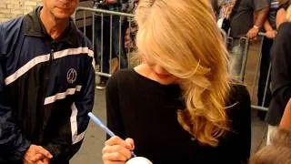 Christie Brinkley signing autographs @ CHICAGO