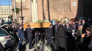 Funerali Mihajlovic, da Immobile a Totti: il mondo del calcio si stringe per l'ultimo saluto