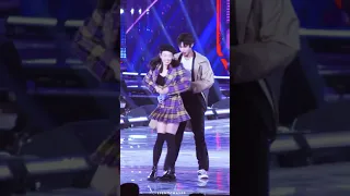 [HD] 201231 Song Weilong & Victoria Song - Hunan TV New Year Eve Concert