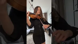 ViOLiNiA 🎶Bella Ciao