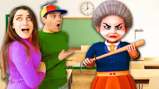 MAI GIOCARE CON LA MAESTRA CATTIVA!!GIOCHIAMO A SCARY EVIL TEACHER,SCARY ROBBER E MAMMA VIRTUALE!!