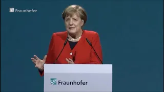 Angela Merkel talks about the IDS at presentation of Fraunhofer research awards 2019