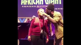 This video of Burna Boy urging his mum to perform Dangote with him is adorable! 😃