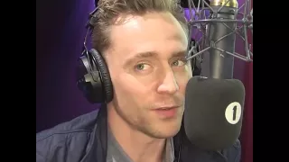 Tom Hiddleston knows how to seduce everyone with his voice