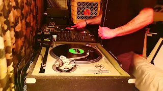 DrGiggles Bleep techno and bleep influenced tunes mix #14 Live Vinyl DJ mix turntables bleeps video