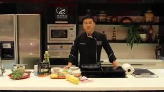 How to make "Pineapple Fried Rice" with Cooking Guru Chef Ian Kittichai