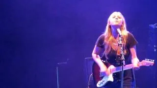 Lissie sings "Wedding Bells" live at Shepherd's Bush Empire 13th December 2010