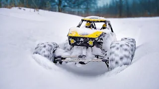 RC Car Axial Capra on 2.2 - Snow has no chance.