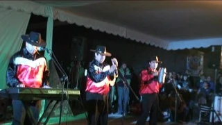 Los Charros de Lumaco -  Entre Golpes Y Besos - En Vivo