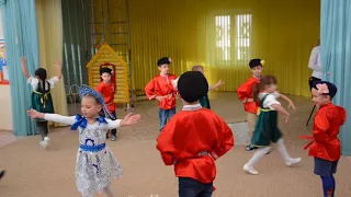 Праздник Дружбы народов Подготовительная группа Россия Танец Кадриль