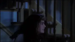 "Кошмар на улице Вязов 2: Месть Фредди" (1985).Кошмары Нэнси