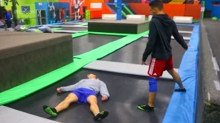 WWE MOVES AT THE TRAMPOLINE PARK