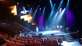 Perviz Bulbule Moskva konsertinde yeni mahni (31.10.2017)