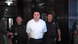 Holtzclaw Back In Jail (2014-10-02)