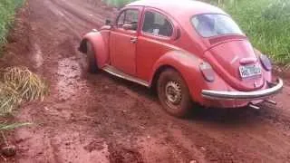 Fusca chapolim no barro