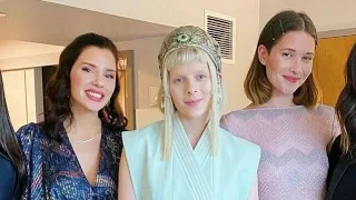 BGM Aurora talking about her sister (Miranda and Viktoria )Makeup artist and designer and me ❤