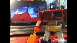 Optimus Prime vs Megatron stop motion battle (Danger at the Dam episode)