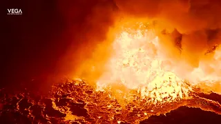 Spectacular volcano eruption offers "most beautiful" lava show