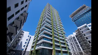 Eden Tower Frankfurt - a green tower rises above the city