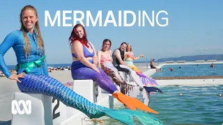 How mermaids are taking the plunge to battle mental health 🧜‍♀️🧜‍♂️ | ABC Australia