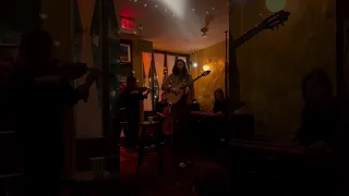 Hozier Performs in NYC Bar - Take Me To Church
