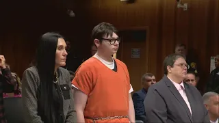 Michigan teen gets life in prison for Oxford High School attack | Top 10