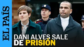 DANI ALVES sale de la cárcel tras pagar la fianza de un millón de euros | EL PAÍS