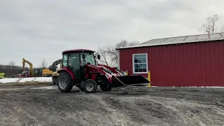 CASE IH D40 TRACTOR