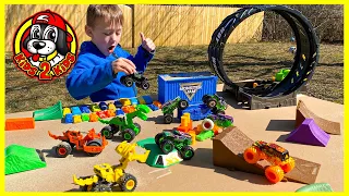 Monster Jam Truck Toys - GRAVE DIGGER Triple Threat Obstacle Course!! (with FREESTYLE HIGHLIGHTS)