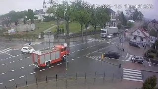 Unfall auf Einsatzfahrt an Kreuzung