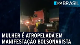 Mulher é atropelada em manifestação bolsonarista | SBT Brasil (01/12/22)