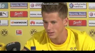 ERIK DURM auf die Frage zu der Beziehung zu Mathias Ginter