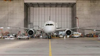 Auf eine Boeing 787-9 mit Technik & Motor