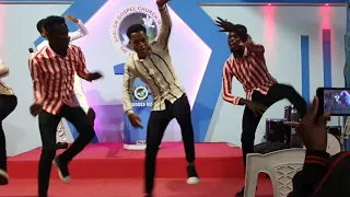 Kasolo and his team Doing kwongya dial  *81*137# to get this song. .