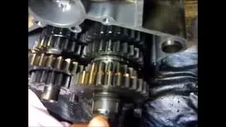 Обзор КПП и двигателя KTM 525 EXC , сборка .