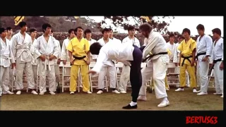 Bruce Lee - Enter the Dragon fight scene (Music: Mr. Lee - B.Hornet remix)