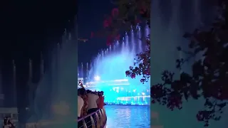 Ташкент. Поющий фонтан под музыку Калинка./Tashkent. Singing fountain to the music of Kalinka.