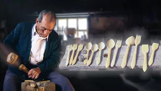 SPOONS made by hand with BOXWOOD TRUNKS. This was the hard job of the artisan SPOON